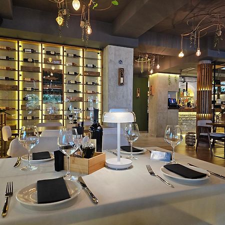 Lacasa Apartments & Restaurant Улцинь Экстерьер фото