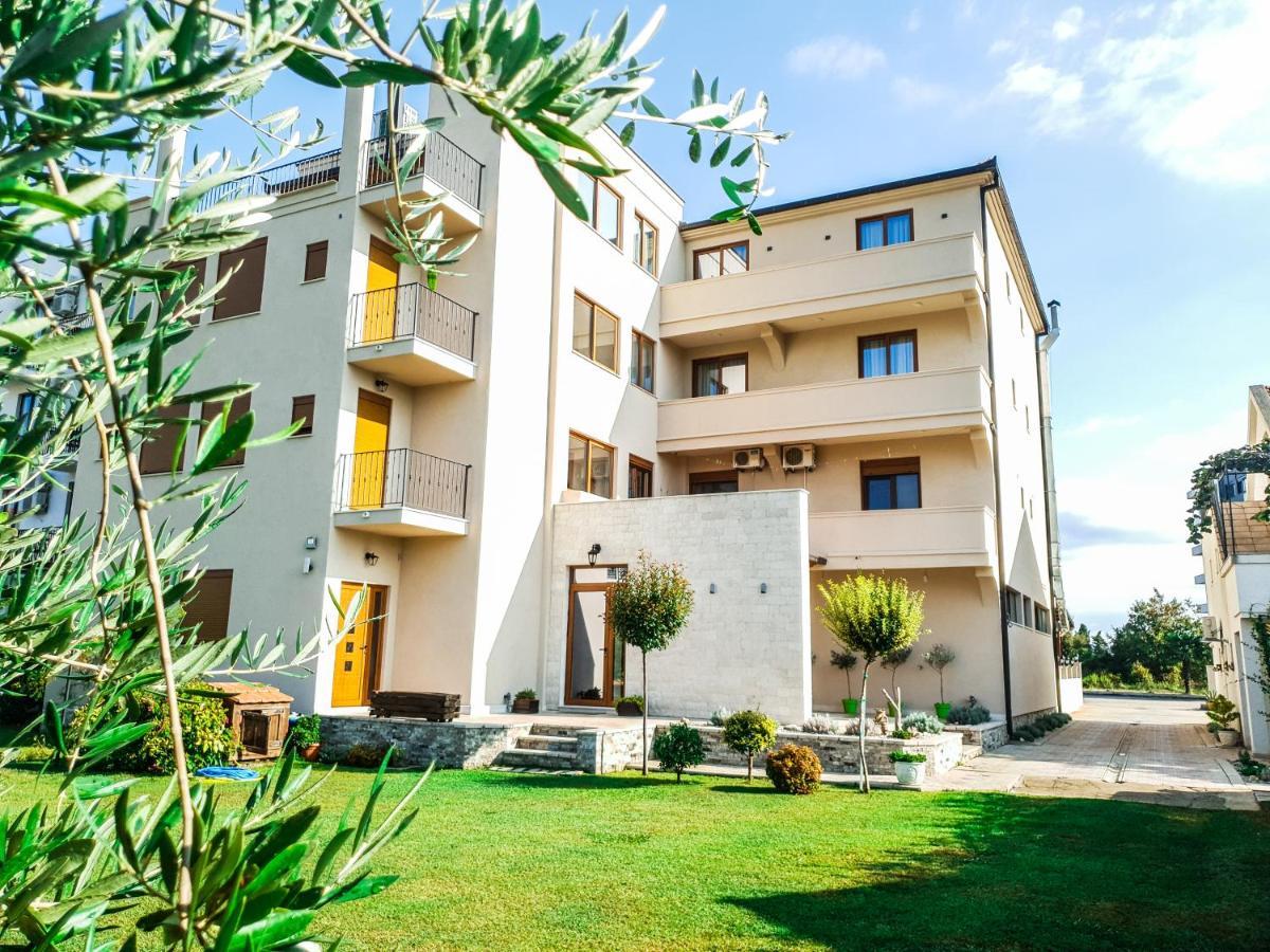 Lacasa Apartments & Restaurant Улцинь Экстерьер фото