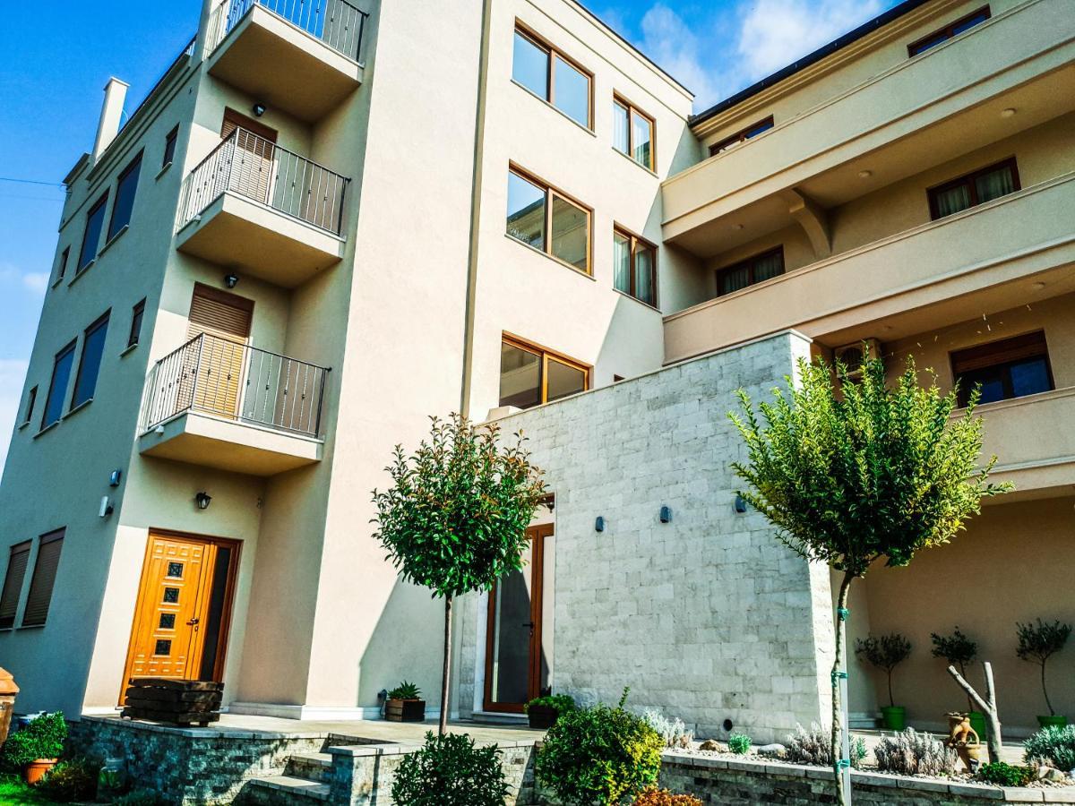 Lacasa Apartments & Restaurant Улцинь Экстерьер фото