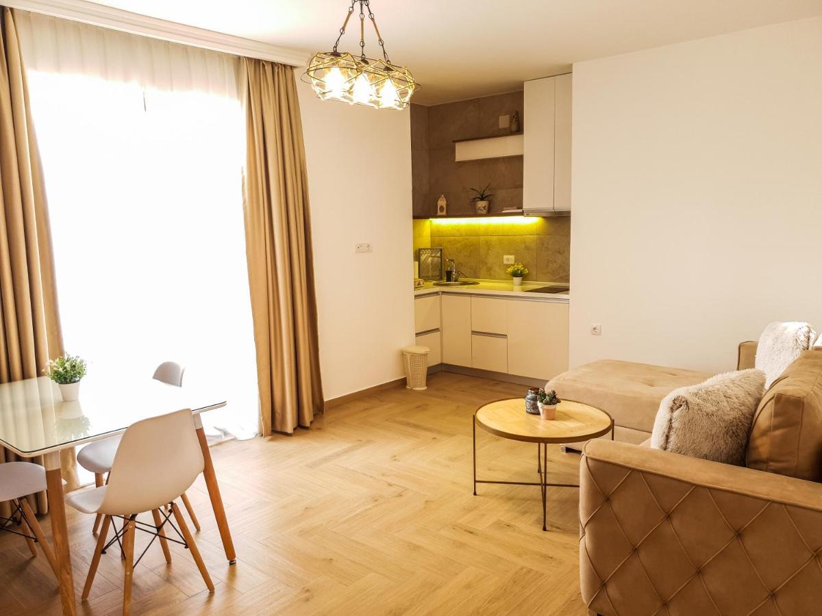 Lacasa Apartments & Restaurant Улцинь Экстерьер фото
